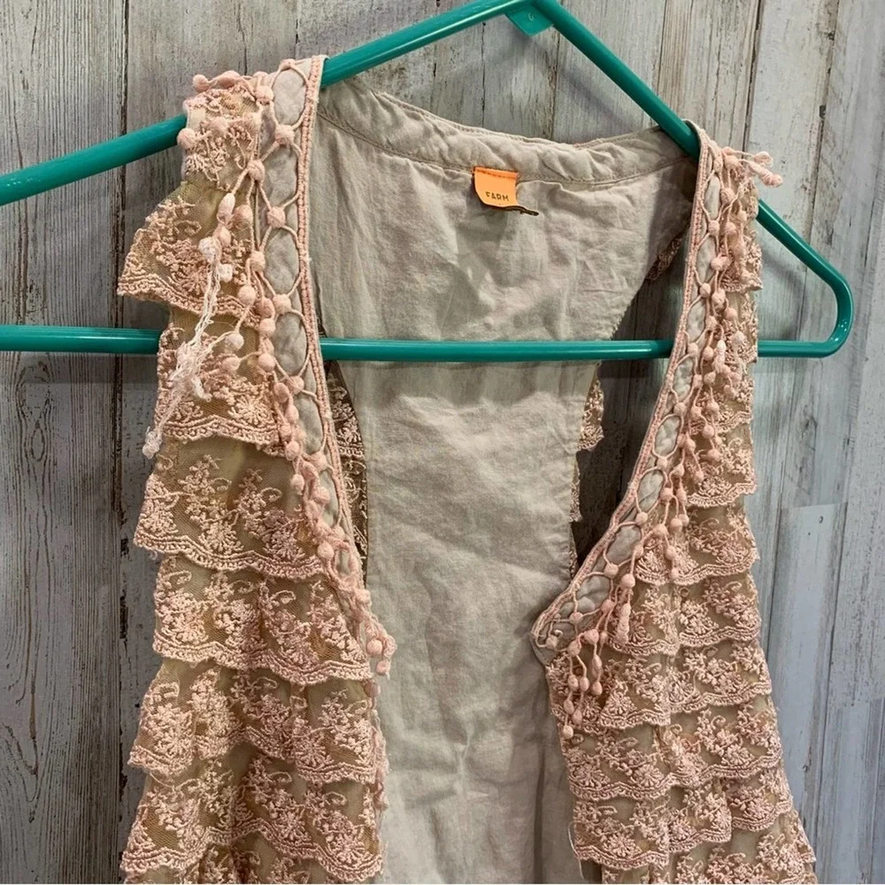 FARM Rio Beige Lace Ruffle Top - Picture 2 of 9